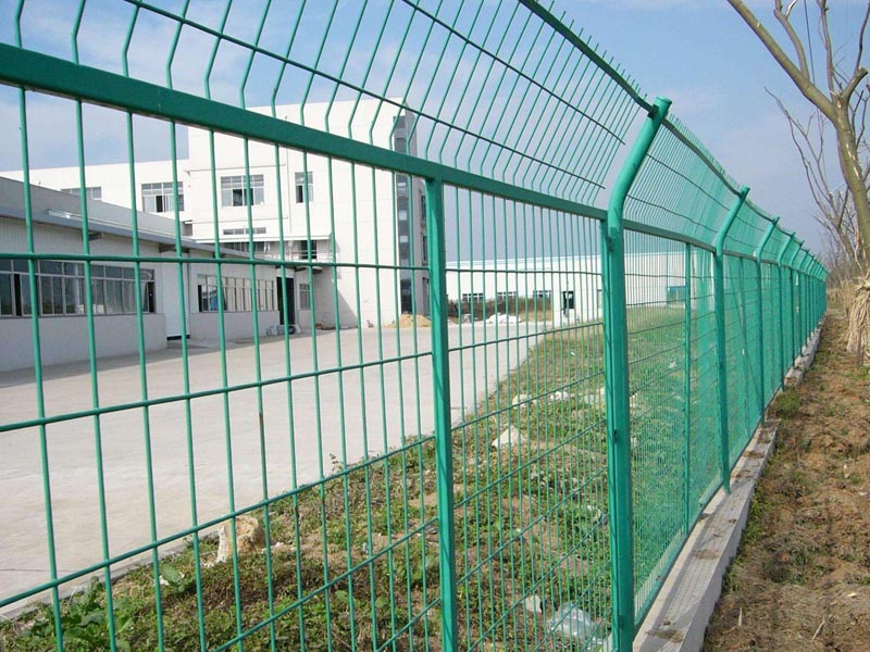 框架護(hù)欄網(wǎng)安裝效果圖