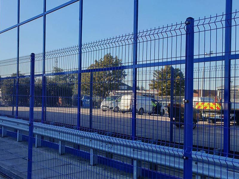 工廠圍欄的種類有哪些及優(yōu)勢(shì)對(duì)比